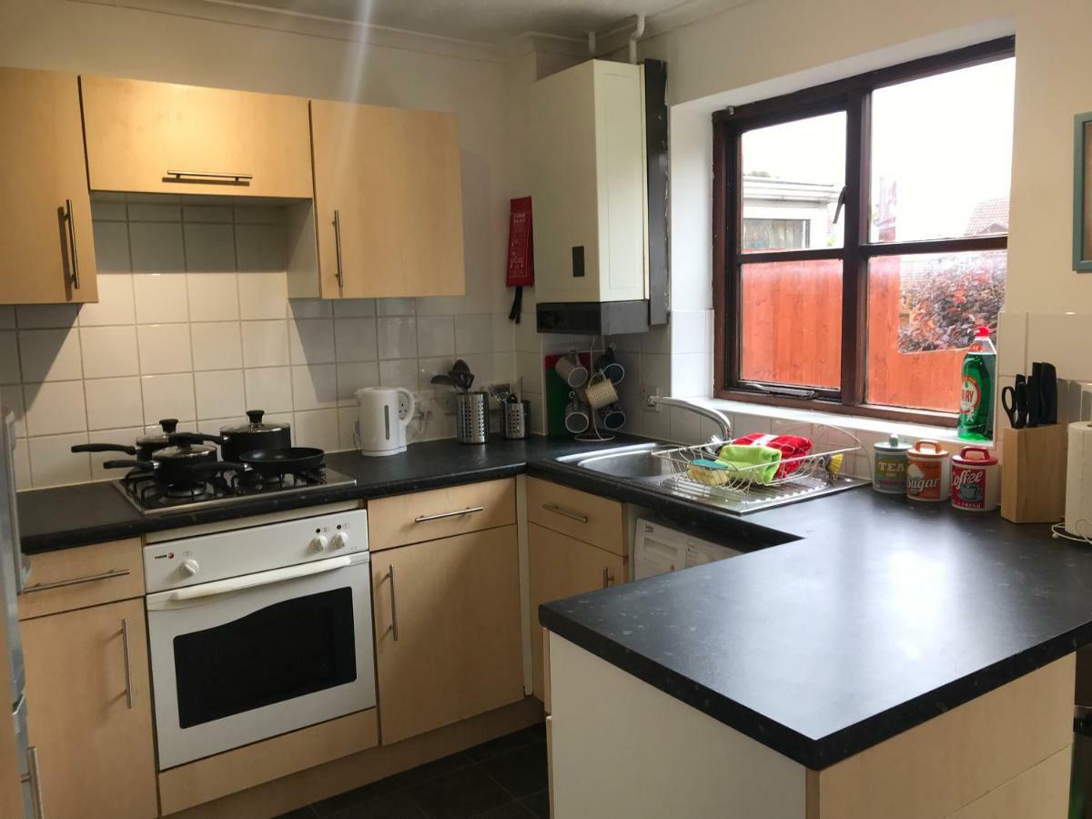 Swale Corner Villa Wellingborough Bagian luar foto