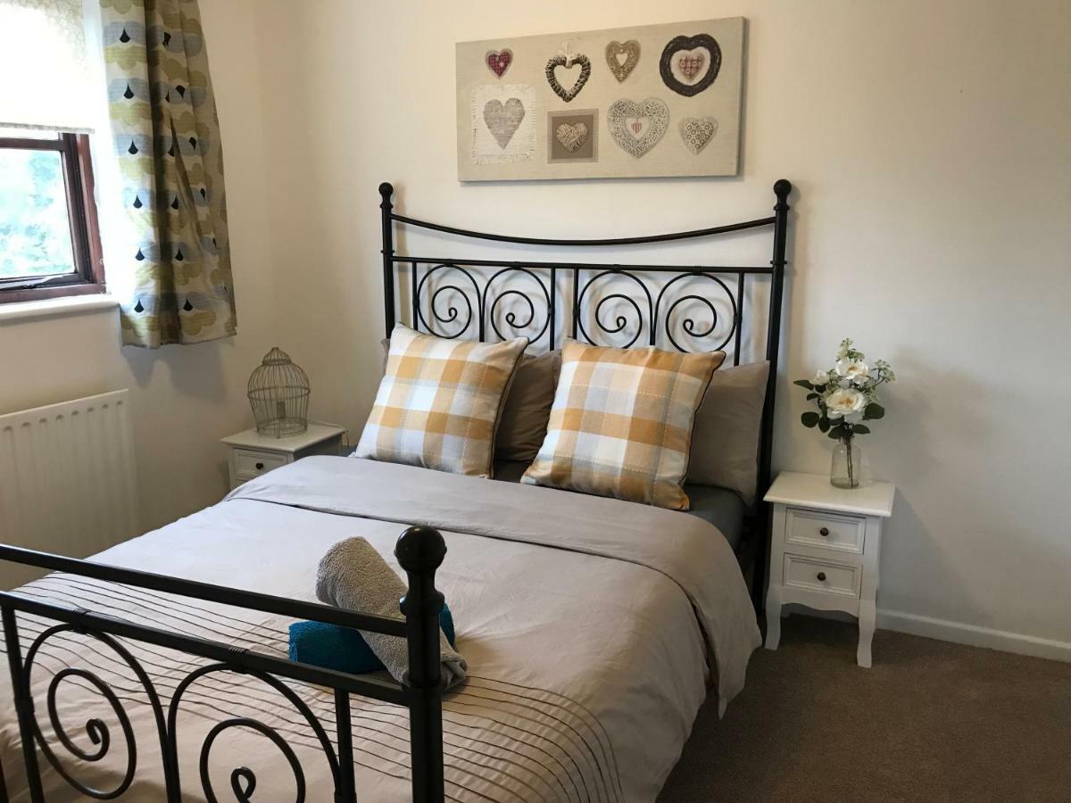 Swale Corner Villa Wellingborough Bagian luar foto