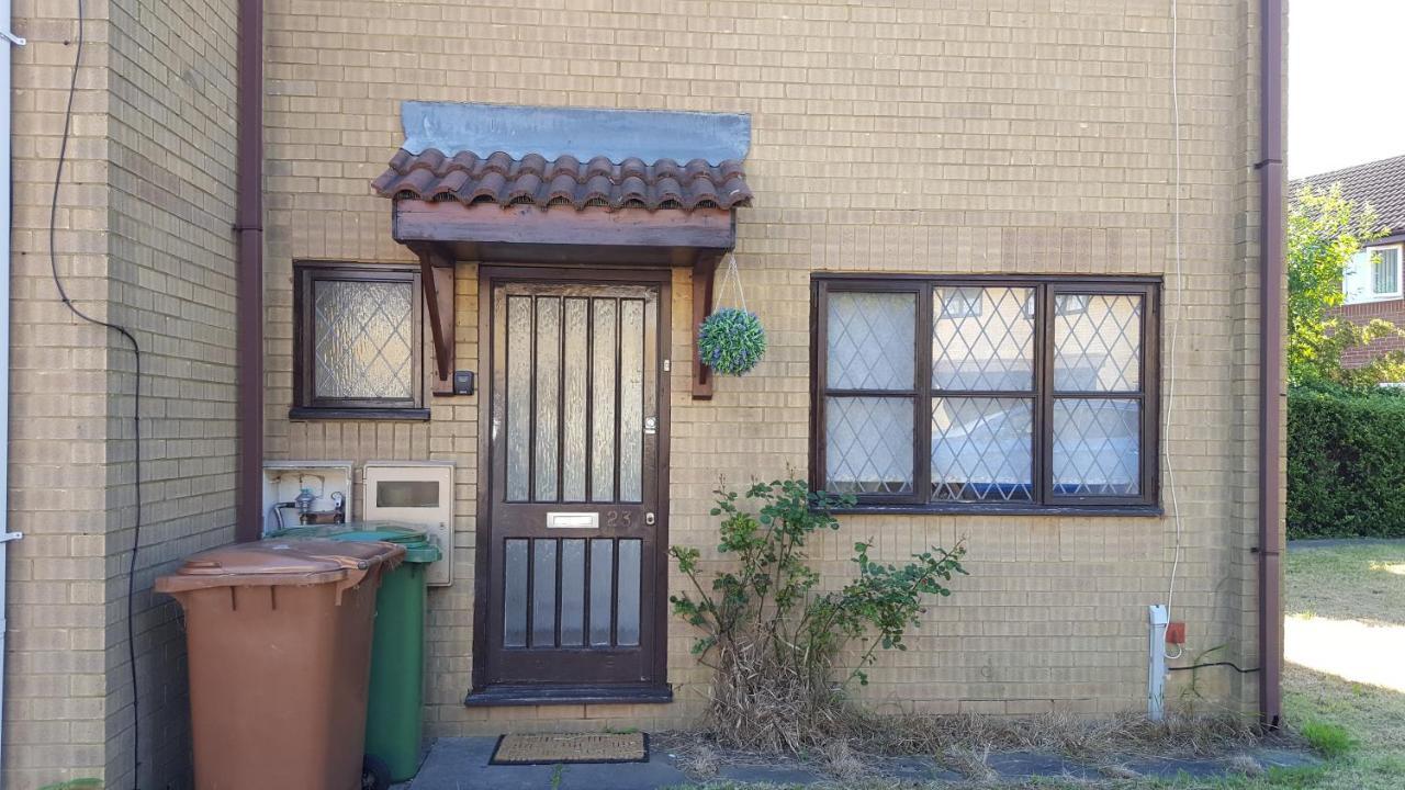 Swale Corner Villa Wellingborough Bagian luar foto